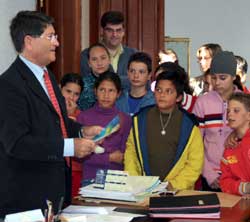 los niños visitan el ayuntamiento